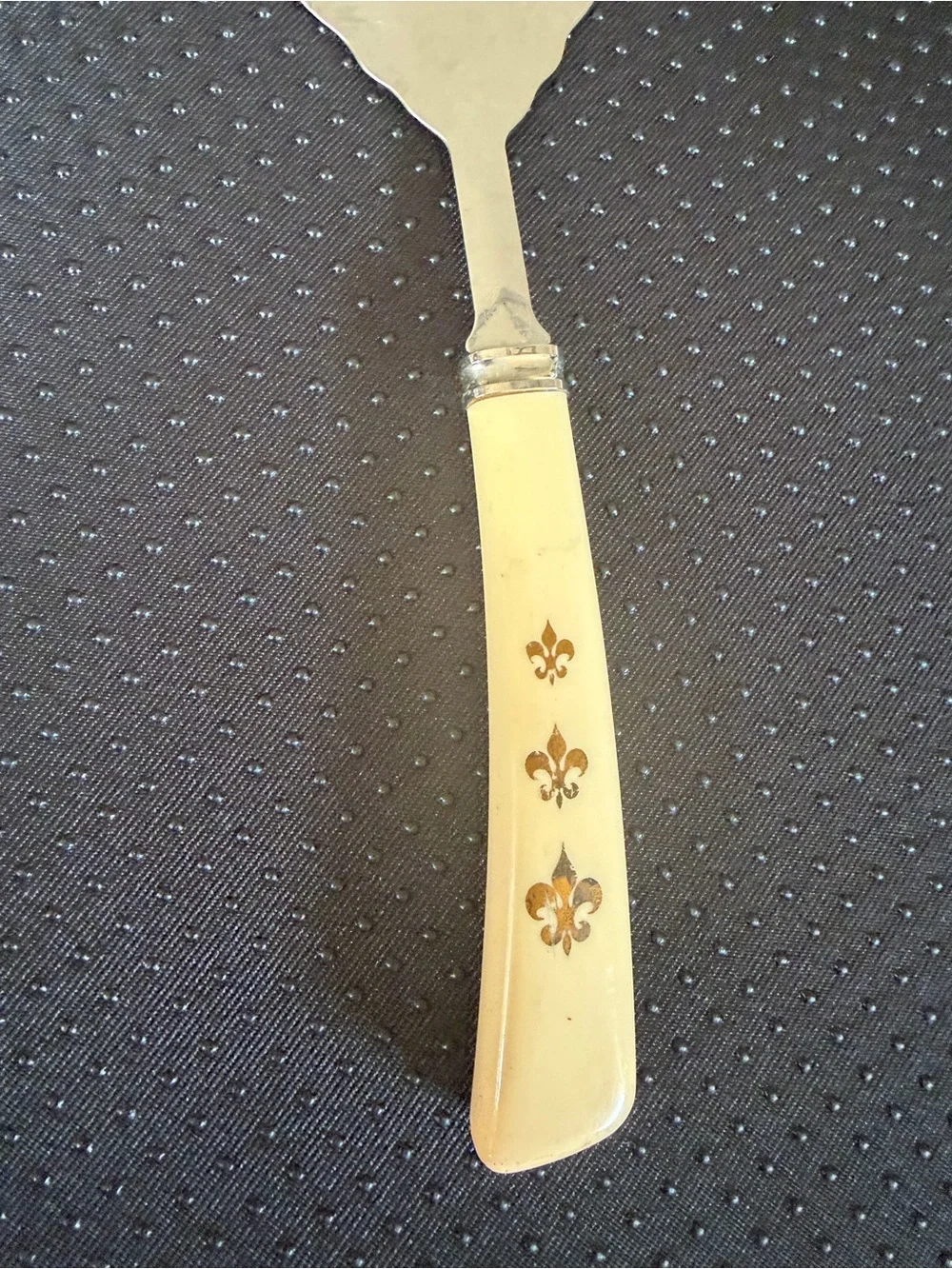 Ivory Fleur-de-Lis Handle Pastry Fork - Home Dining